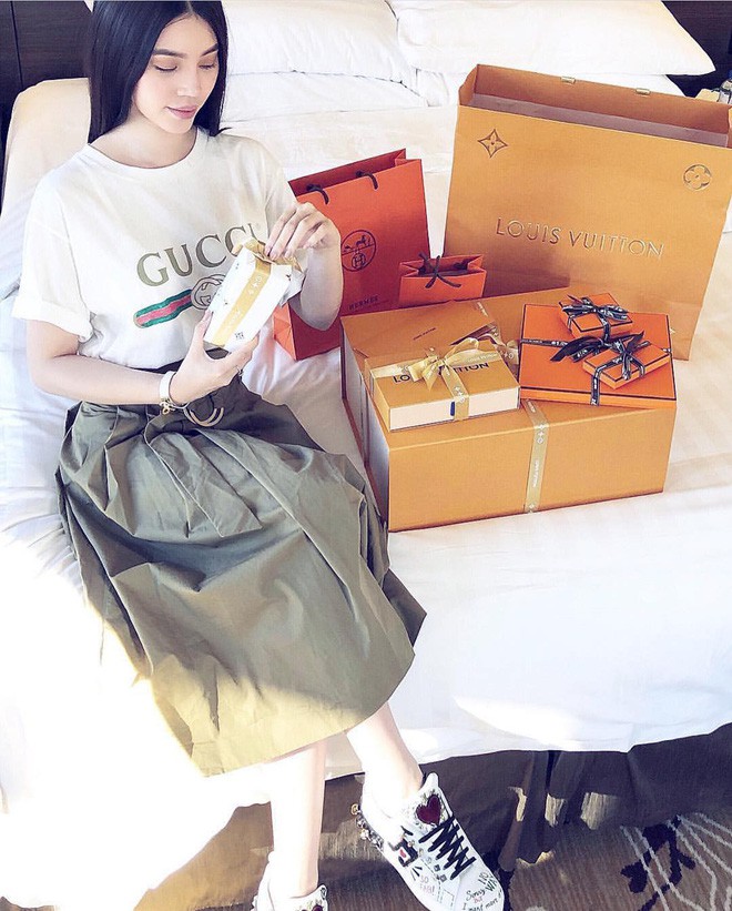 Phong cách khoe hàng hiệu của Hội con nhà giàu Việt tựu trung đều theo 4 gạch đầu dòng này